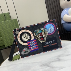 Gucci Clutch Bags